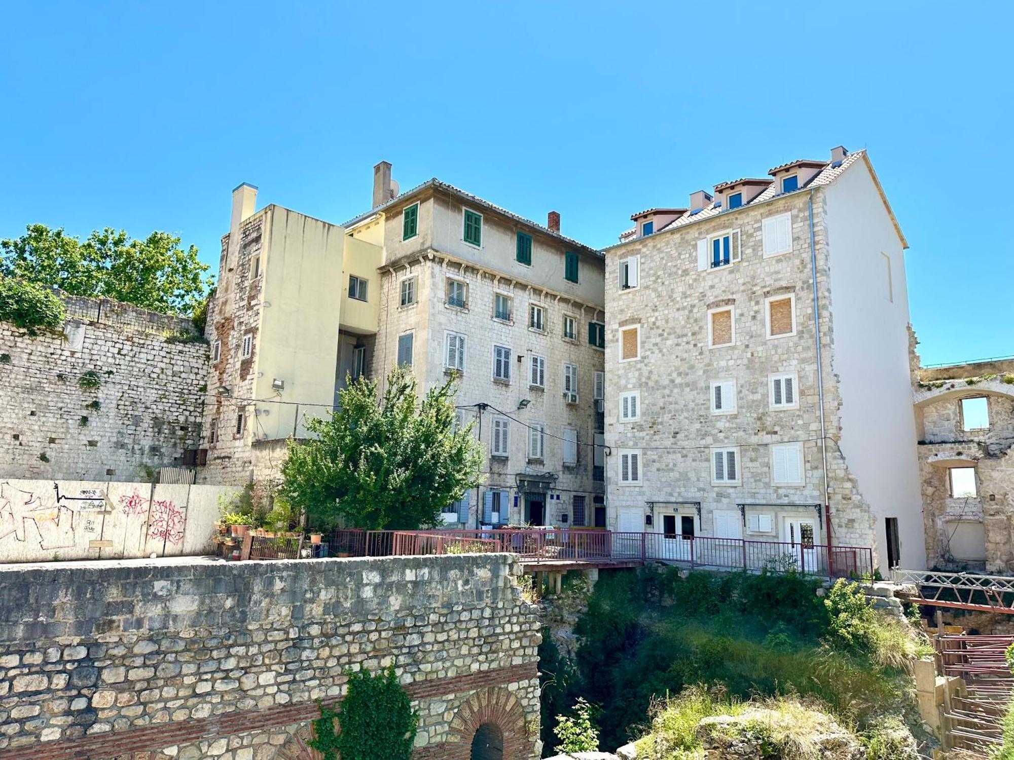 Апартаменты Diocletian Tower - Bella Vista & Palazzo Сплит Экстерьер фото